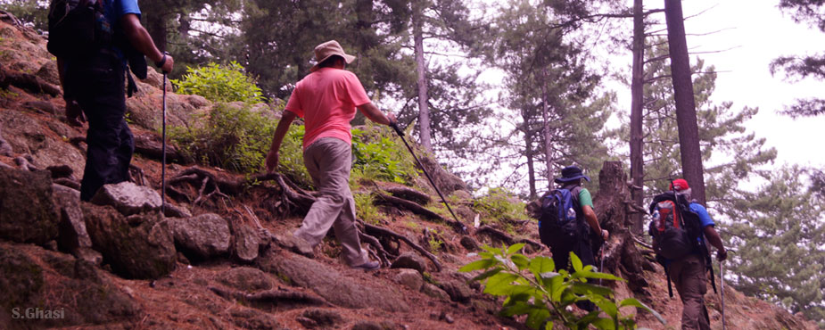 Konsarnarg Lake Trek